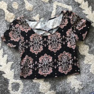 Black and pink crop top! 💖